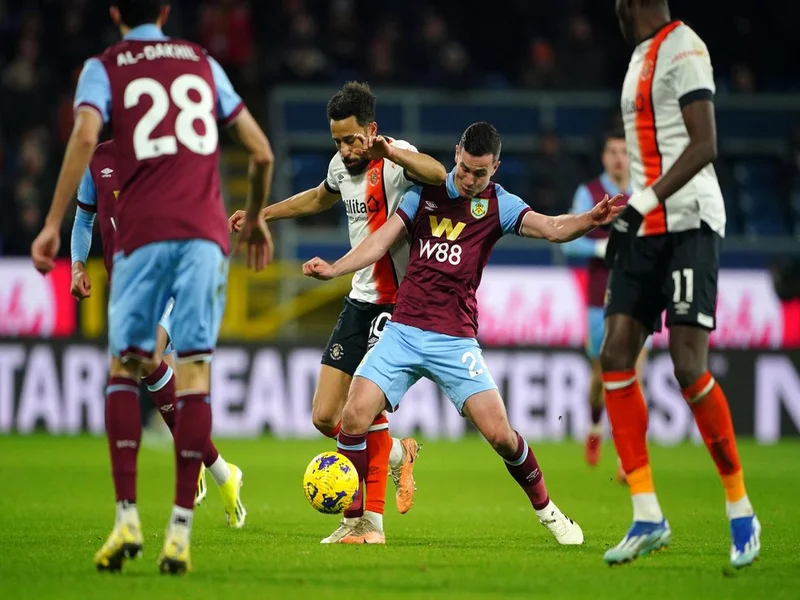 热刺客战狼队：索兰克、西蒙斯首发，丹索、斯彭斯出战